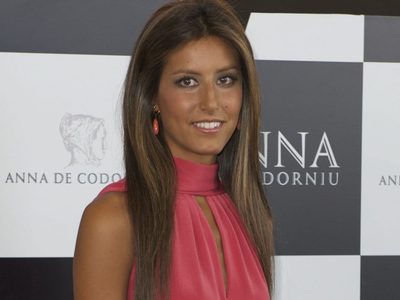 En medio de su embarazo, Ana Boyer recibe un camión inesperado en su casa