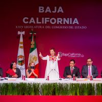 Marina del Pilar Ávila Olmeda llama a la reconciliación de Baja California al tomar protesta