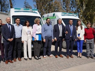 Entregaron dos ambulancias al hospital de Chos Malal y anunciaron la compra de otras 50