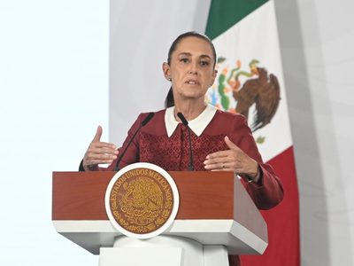 Sheinbaum pide a embajador de EU que respete los asuntos internos de México