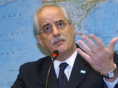 Jorge Taiana recibió un tercer buque para la flota argentina