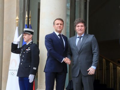 Javier Milei se reunió con Emmanuel Macron y hablaron de “estrechar lazos”