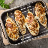 Berenjenas rellenas con queso y huevo: la receta bien jugosa y rica que te salvará la cena de este domingo