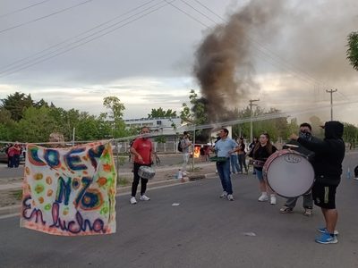 Escuela del oeste de Neuquén pide mayor seguridad por los cercanos casos de violencia