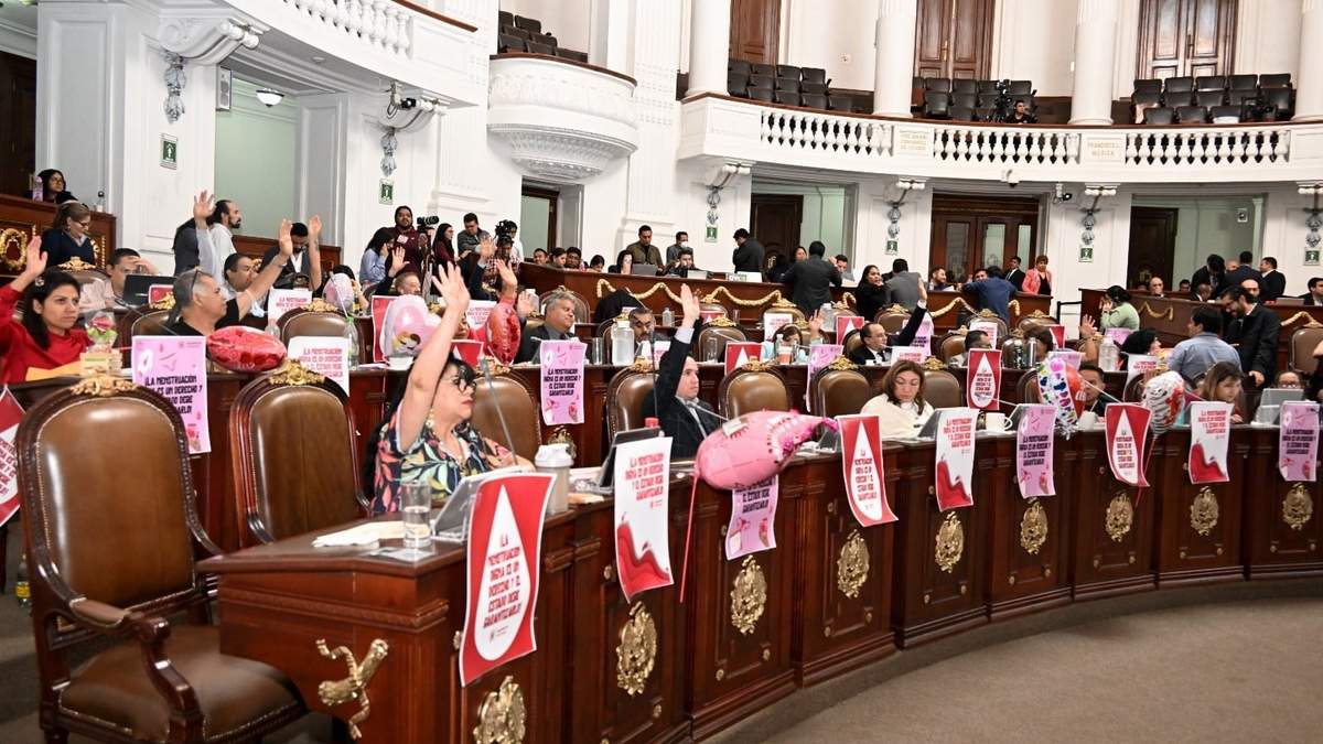 Sesión en el Congreso de la Ciudad de México