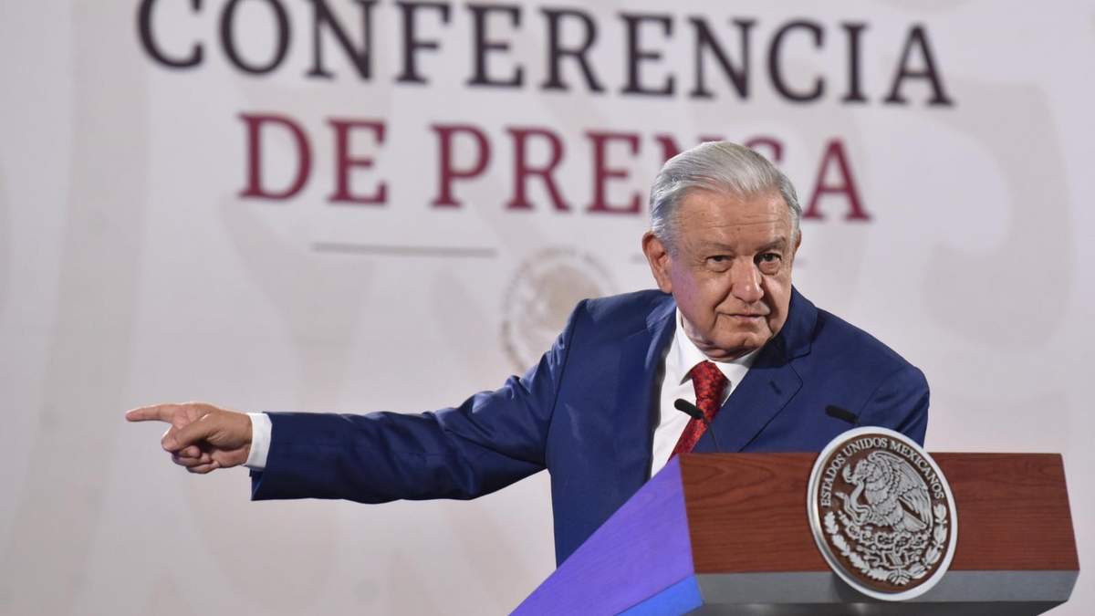 López Obrador. La mañanera, instromisiones