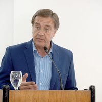Tras la aprobación del Gobierno, Suárez anunció la vuelta de los comercios en Mendoza