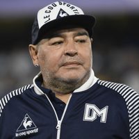 El original auto de Diego Maradona que nadie quiere comprar para evitar problemas con la ley
