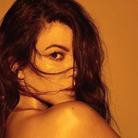 ¡Divinas estrías! Kourtney Kardashian se suma a la iniciativa de mostrarse al natural