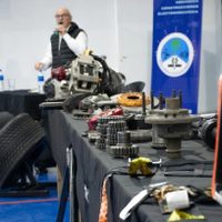 Estudiantes de escuelas técnicas vieron cómo funciona el motor de un auto del Turismo Carretera