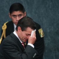 Para afianzar el estado de derecho, políticos corruptos deben rendir cuentas: The Economist