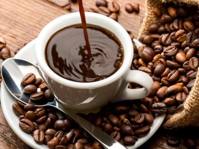 Olvidate del café: estos son los 3 alimentos que te mantienen activo durante todo el día