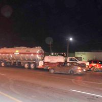 Caos en Reynosa por narcobloqueos; marinos atienden la emergencia