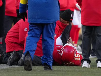 Patrick Mahomes se somete a cirugía de ligamento cruzado anterior