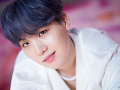 ¡Contó todo! Suga de BTS reveló su relación con el grupo y más fotos de “Daechwita”