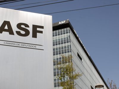 Suspenden al auditor responsable de fiscalizar el costo del cierre del NAIM