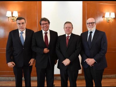 Zaldívar y Monreal dialogan sobre propuestas del Senado para reformar la Suprema Corte
