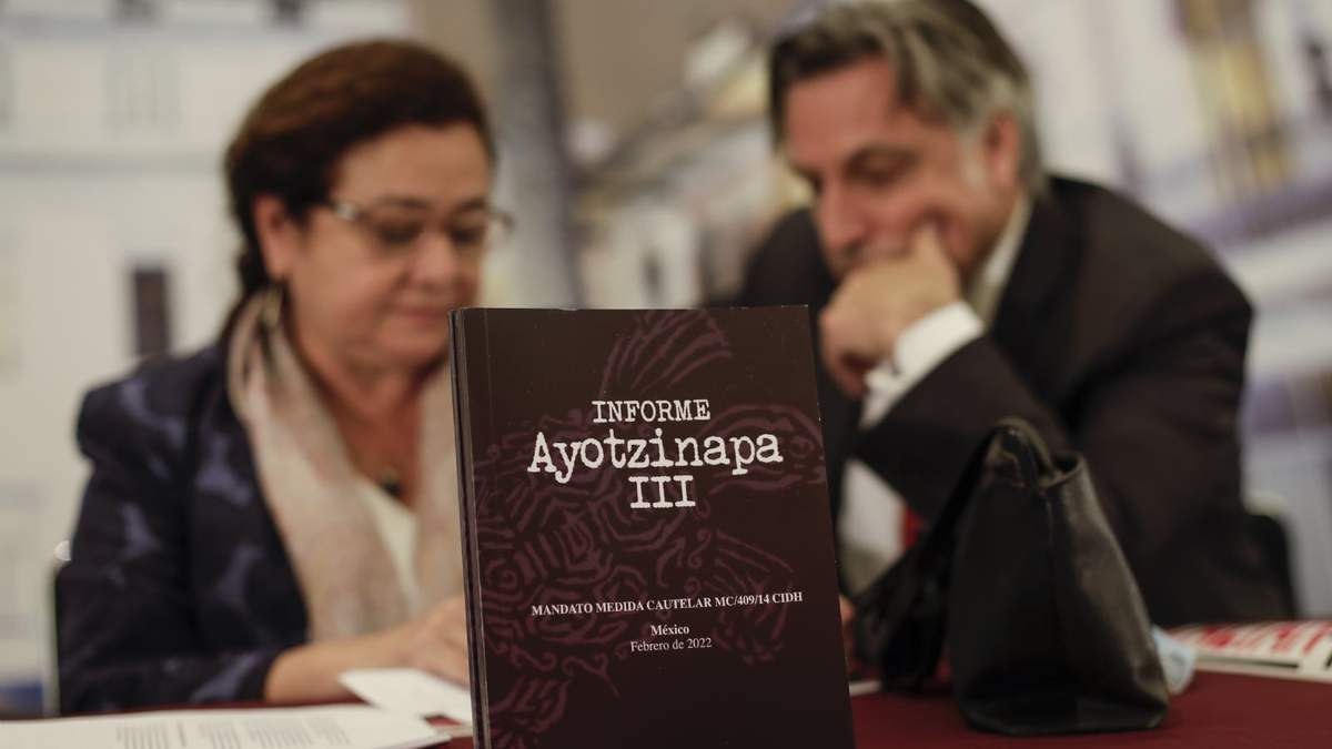 Miembros del GIEI durante la presentación de su tercer informe de caso Ayotzinapa
