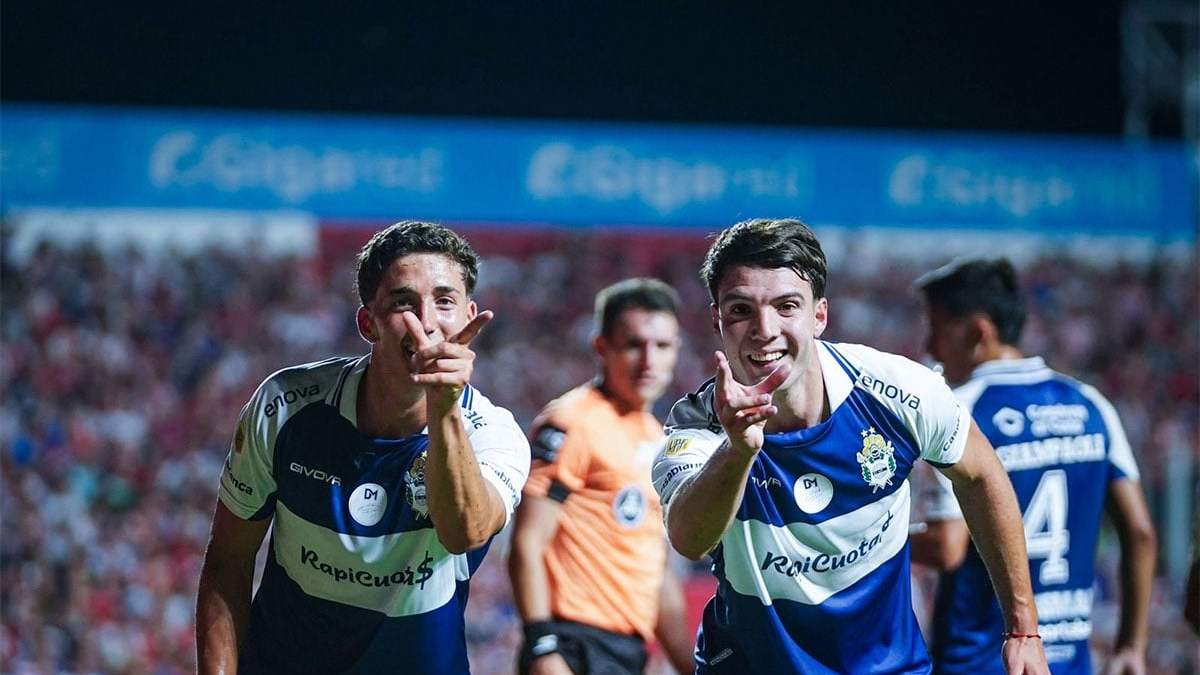 Barros Schelotto y Panaro repiten celebración en Santa Fe. Otra vez ganó el Lobo.