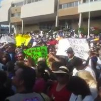'¡Fuera Peña, fuera Kiko!”, claman miles en Mexicali