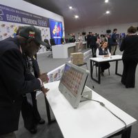 Inician elecciones presidenciales en Venezuela