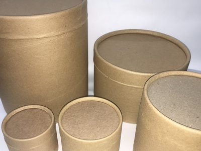 Nunca más tires las tapas de los potes de dulce de leche: creá esta idea original y hermosa para tu mesa de luz