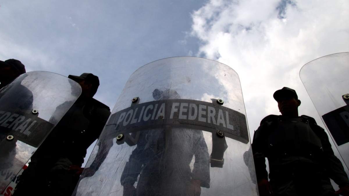 Los hermanos Tzompaxtle Tecpile y Gustavo Robles fueron detenidos la mañana del 12 de enero de 2006 por elementos de la Policía Federal