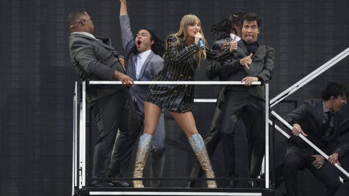 Taylor Swift canta en el estadio de Wembley, parte de su gira Eras Tour, el viernes 21 de junio de 2024 en Londres