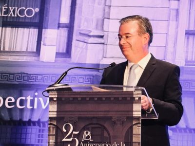 Polarización representa un riesgo para la autonomía de la banca: Banxico