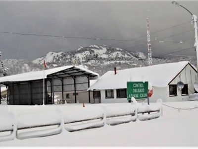 Pasos internacionales con horario reducido por nieve, hielo y baja visibilidad en la cordillera