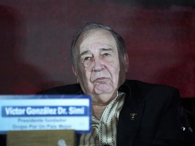 Dr. Simi “se destapa” por tercera vez para el Nobel de la Paz