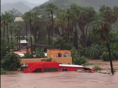 Huracán "Kay" se acerca a costa de Baja California