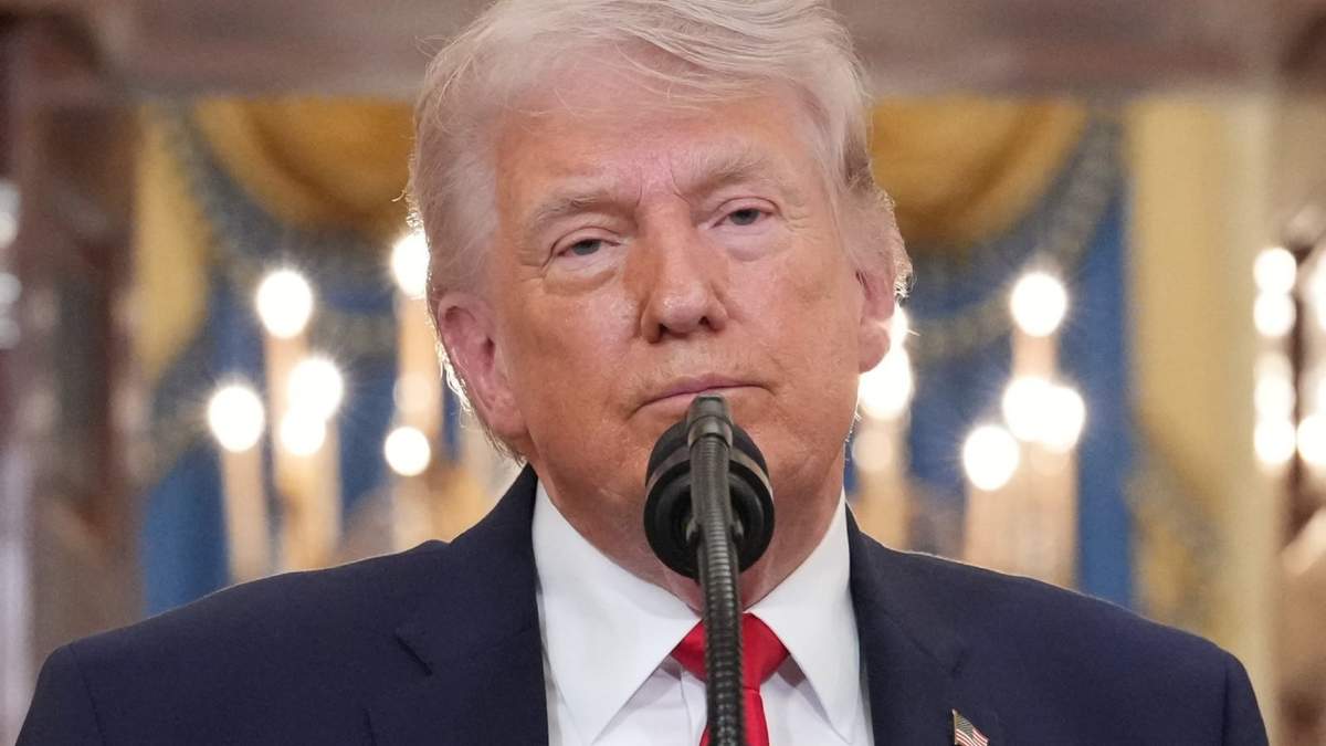 El presidente de Estados Unidos, Donald Trump, habla sobre la guerra con Irán desde el Corredor Estatal de la Casa Blanca, el miércoles 1 de abril de 2026, en Washington