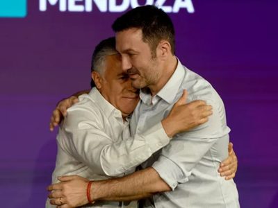 Guerra de encuestas: 60% de imagen negativa para Cornejo y Petri festeja