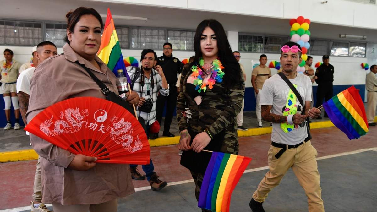 Dayana, al centro, en el Reclusorio Oriente