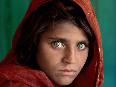 La "niña afgana" recibió asilo en Italia: lo confirmó el Gobierno