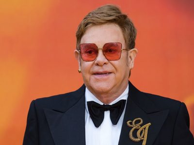 Elton John se convirtió en el artista mejor pagado de la industria musical en el último año