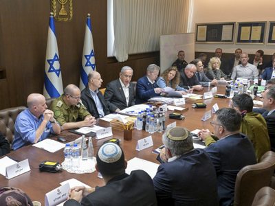 Israel no avanzará con alto al fuego hasta que Hamás entregue lista de rehenes a liberar: Netanyahu