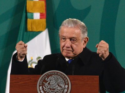 AMLO ofrece a Ricardo Ravelo protección tras reportaje sobre Enrique Alfaro