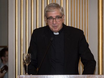 El sacerdote Guillermo Marcó respaldó a la minería