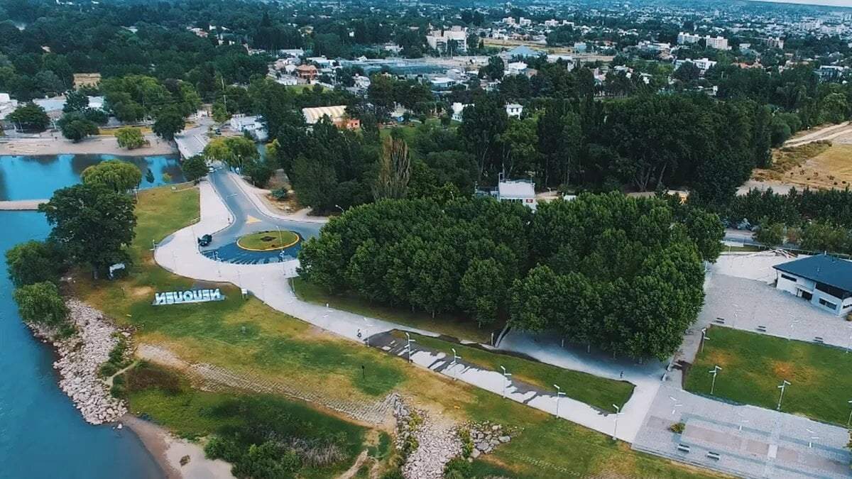 Paseo de la Costa. Fuente (LMNeuquén).