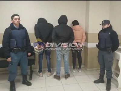 Se quedaron sin el botín: los detuvieron justo cuando robaban una casa en Plottier