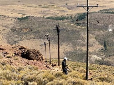 Vandalizaron una línea eléctrica y el norte de Neuquén quedó sin energía y sin agua