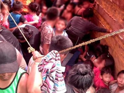 Rescatan a 303 migrantes que eran transportados en las cajas secas de tres camiones de carga