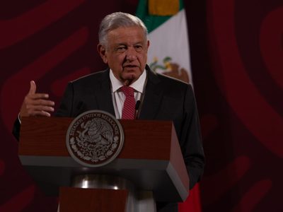 AMLO se deslinda de iniciativa de Morena que limita facultades de la Corte