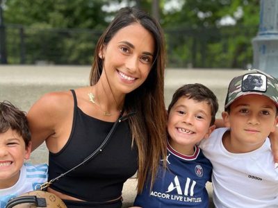 Antonela Roccuzzo viajó a París para decorar su casa con motivos navideños