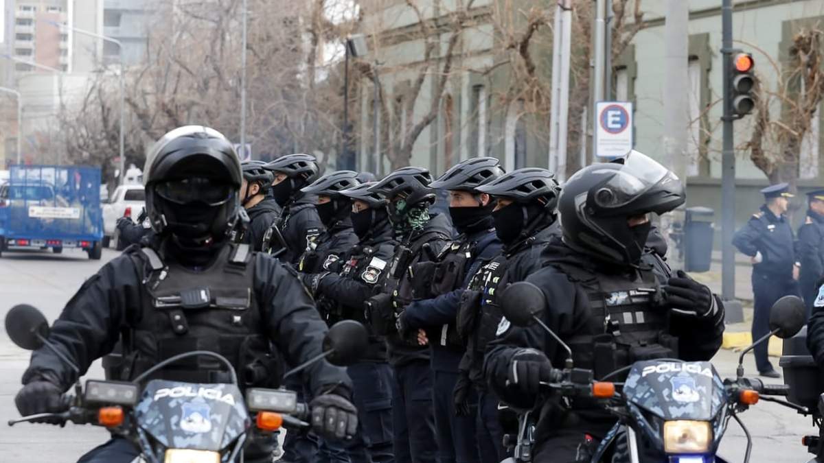 El despliegue policial en Casa de Gobierno. Fuente: (Emiliano Ortiz)