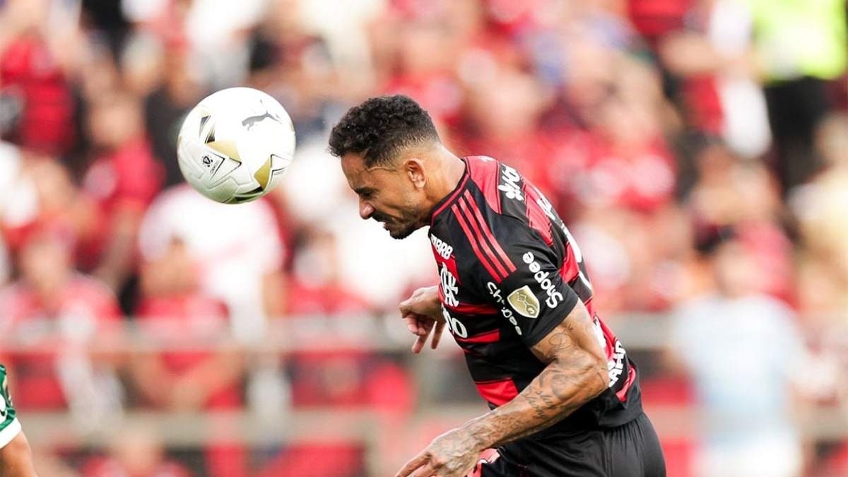 Cabezazo de Danilo y a cobrar. Así se definió la Copa Libertadores para Flamengo.