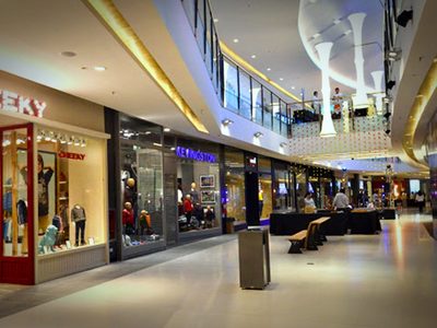 El coronavirus en Neuquén frena la apertura de shoppings y ferias
