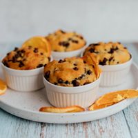 Aprovechá que las mandarinas están baratas y hacete estos muffins con chips de chocolate que son una delicia